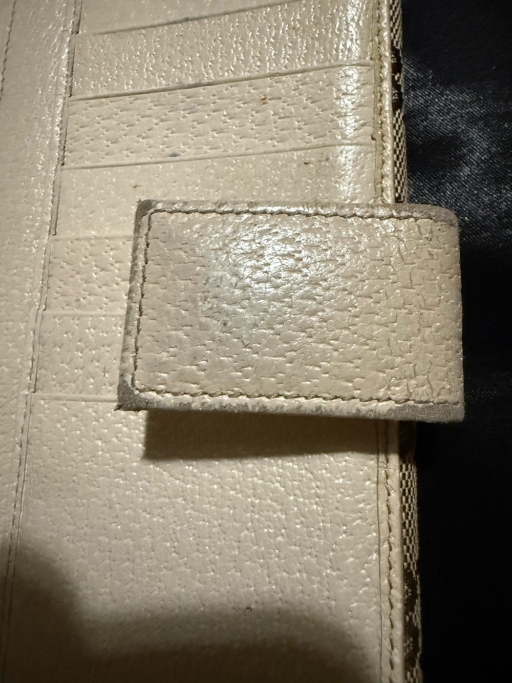 Salvatore Ferragamo Red Saffiano Leather Bow Clasp Wallet & Gucci wallet bundle - Picture 13 of 15